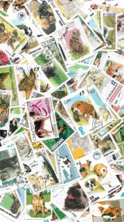 Psi a kočky 50 různých poštovních známek